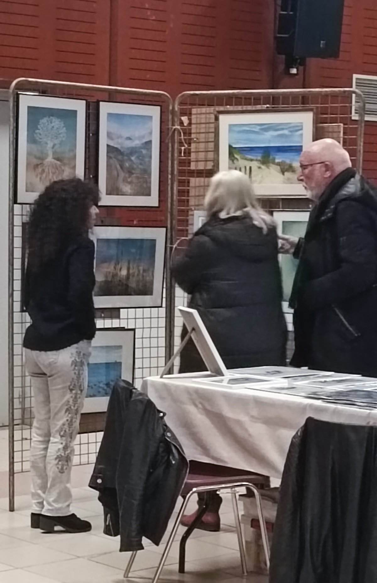 Expo peintures aquarelles Gisèle Villanueva artiste aquarelliste Salon des Arts Hérault - Expo de peinture aquarelle abstraite fleurs paysage marin